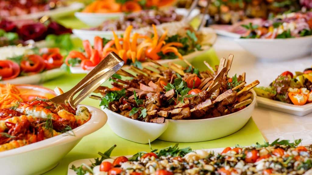 Catering de lujo y organización de eventos exclusivos en La Moraleja con gastronomía gourmet y servicio premium